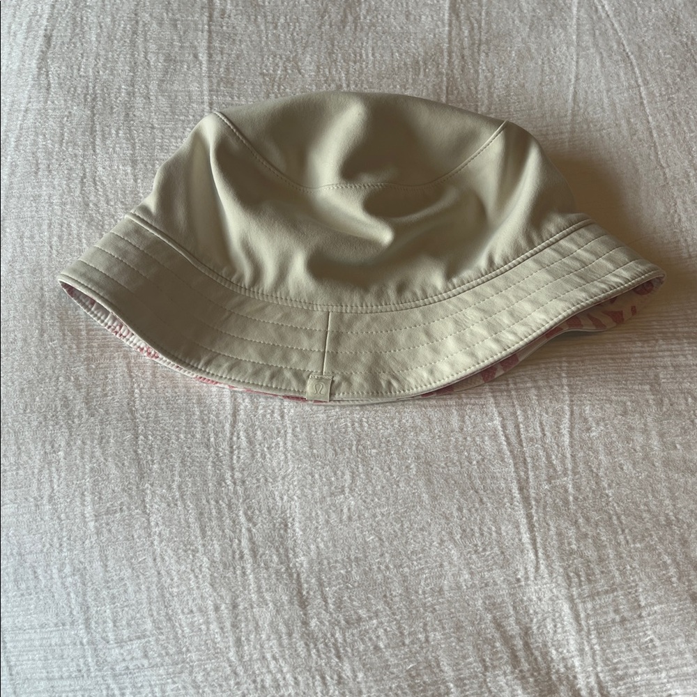 Lululemon reversible hat